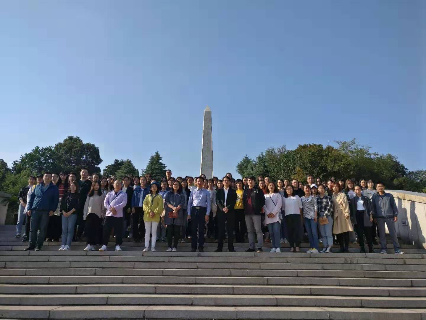 艺术学院主题党日,党员师生赴湖州烈士陵园学习3.jpg